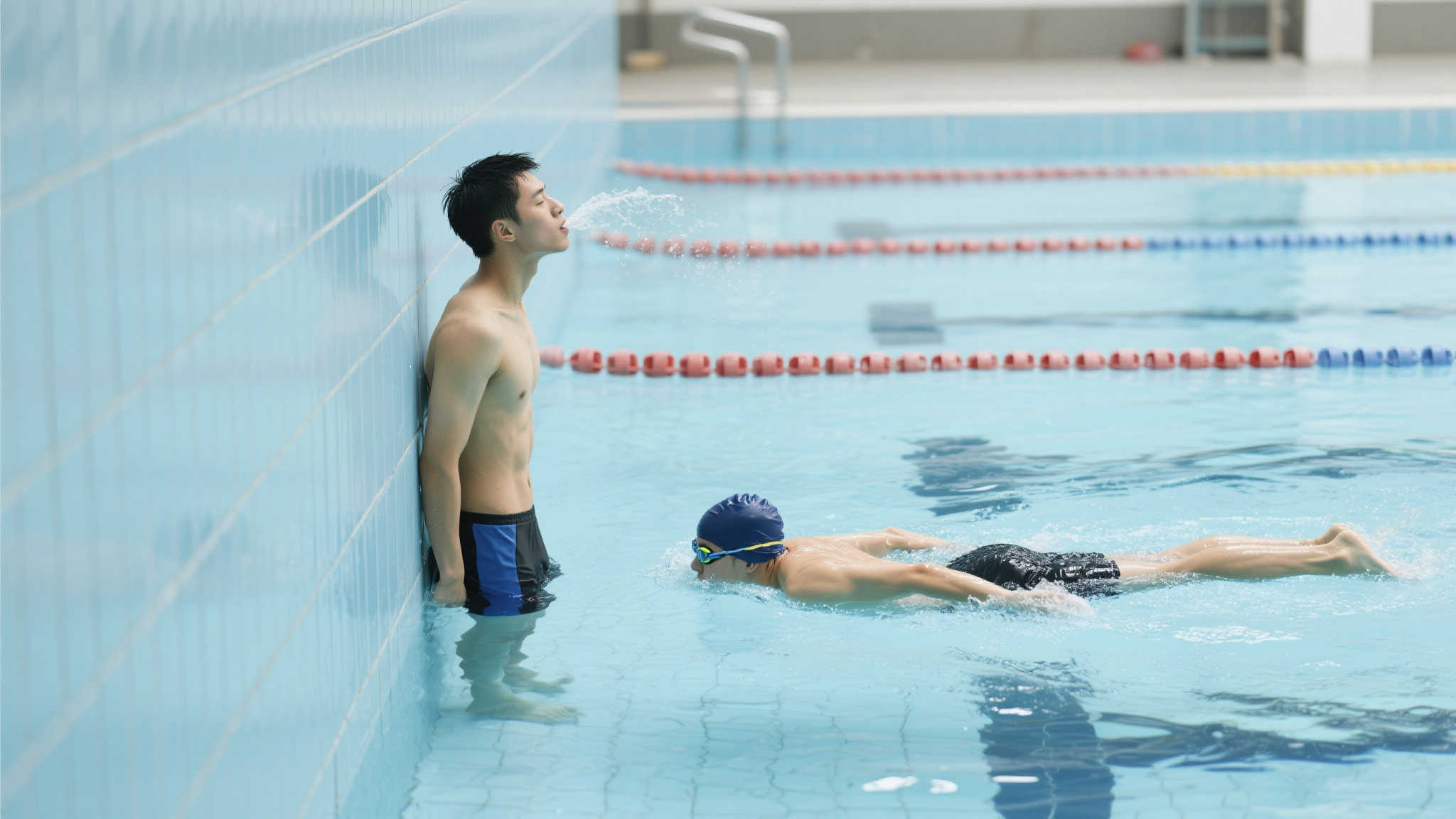 隊之間的深 隊之間的深